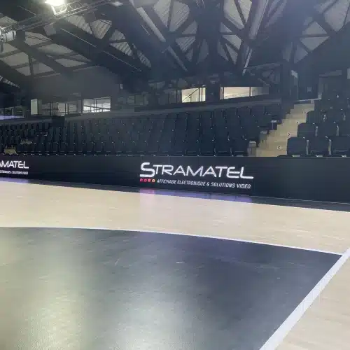 Tour de terrain Stramatel dans la salle du Angers SCO Handball