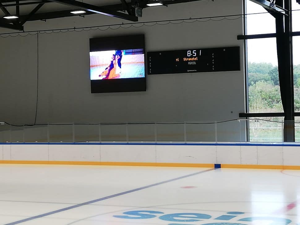 ecrans videos led pour la patinoire glaceo de louviers