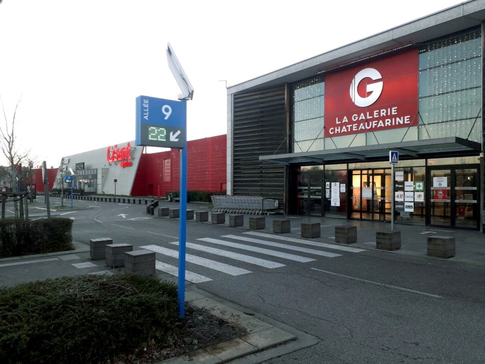 afficheur-parking-stramatel-centre-commercial-galerie-chateaufarine-besancon (4)