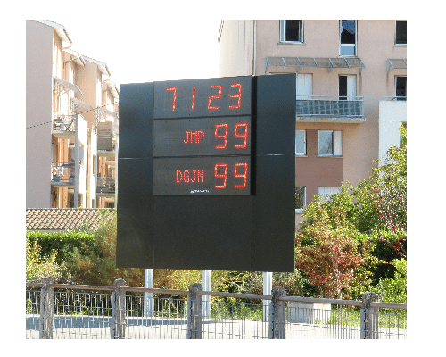 afficheur electronique sportif stade frc alpha 8c avec contour publicitaire stramatel merignac