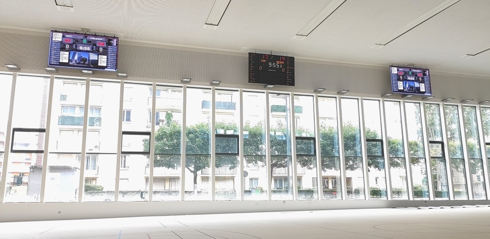 Ecran vidéo LED intérieur 7m² stramatel cité des sports issy les moulineaux