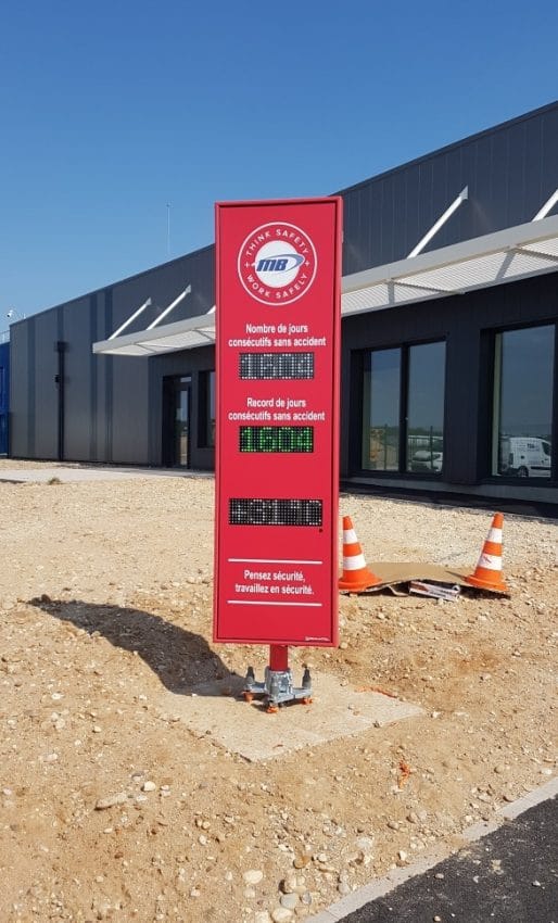 panneau affichage nombre de jours sans accident stramatel site industriel martin brower à rosières aux salines