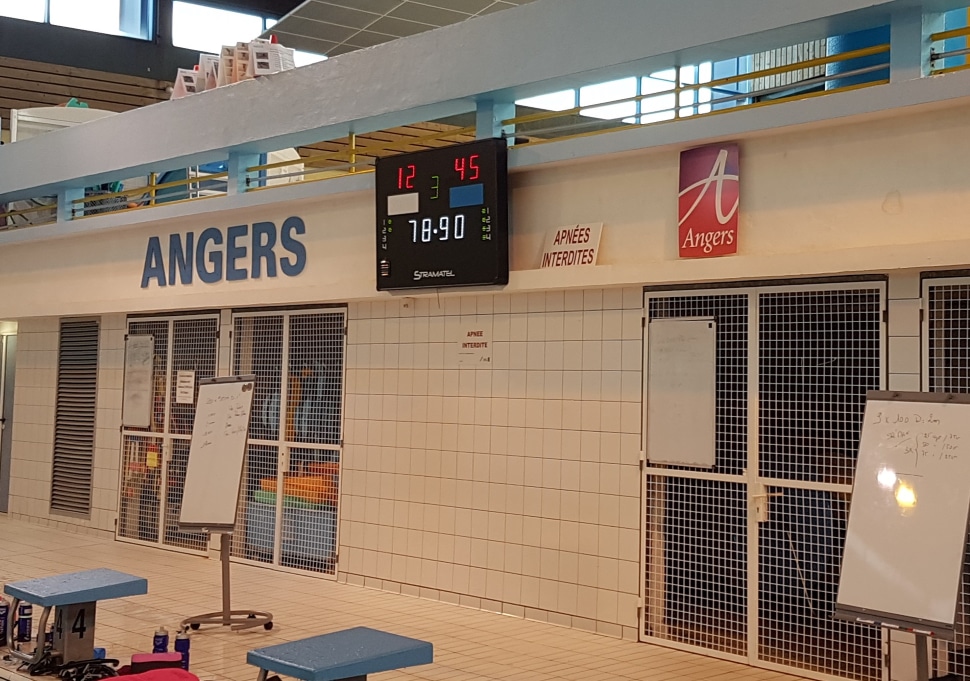 Afficheur PS 900 + SC 30 pour piscine de water polo à Angers