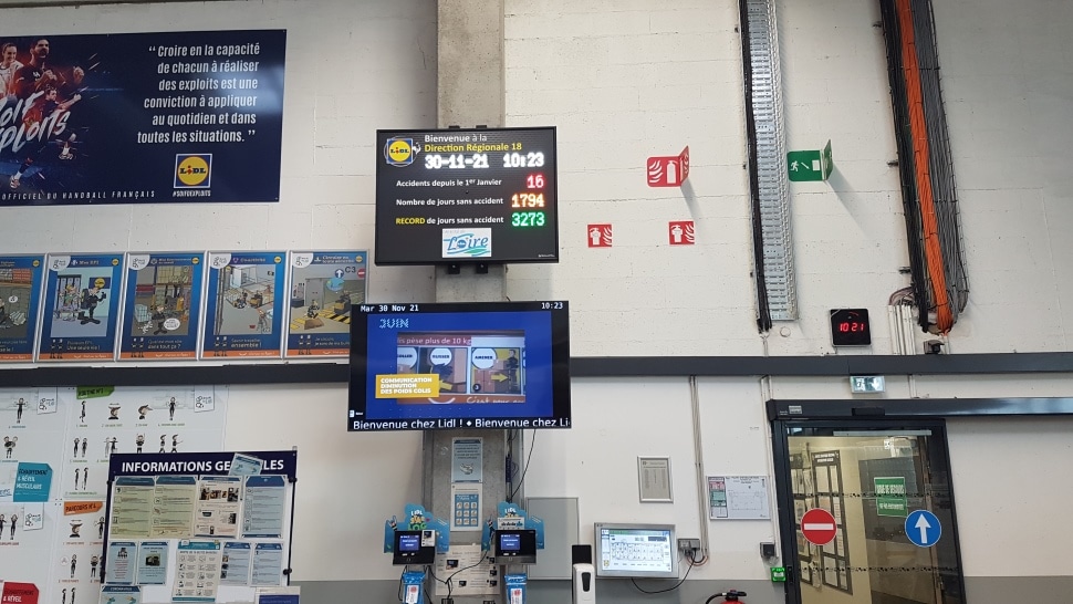Panneau nombre de jours sans accident Stramatel pour la plateforme logistique Lidl à Sorigny 