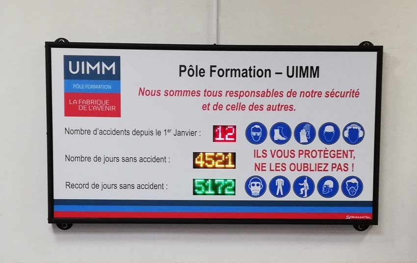 panneau nombre de jours sans accident pour l'affichage de la sécurité au travail sur le site UIMM de la Région Havraise