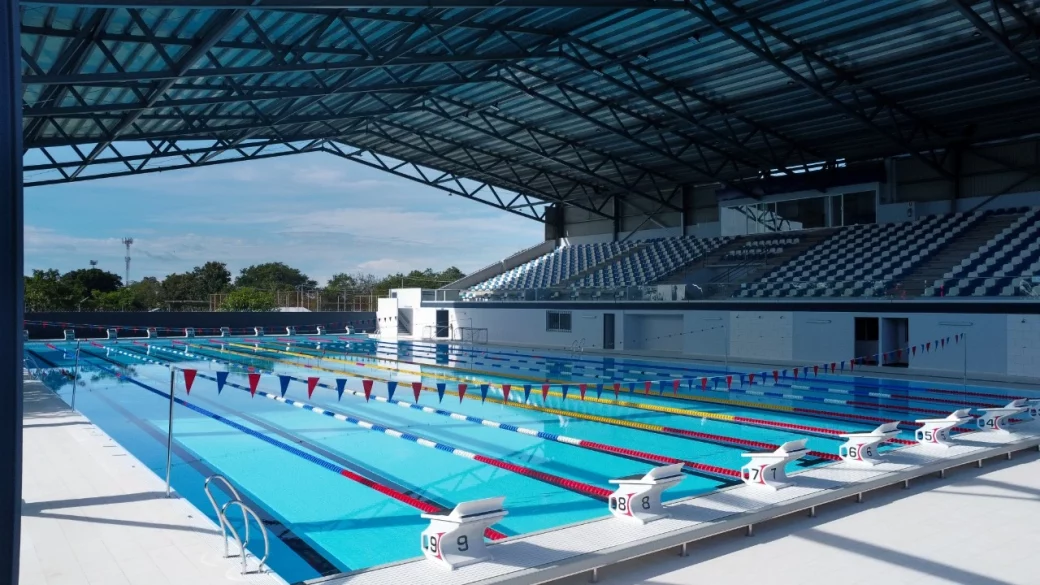 plaques de touches dans la piscine olympique de chiriqui au panama
