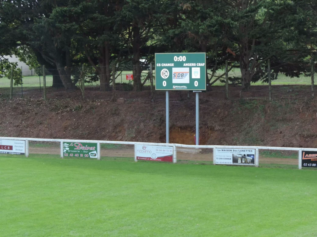 écran vidéo LED Stramatel du CS Changé au stade Gabriel Martin 