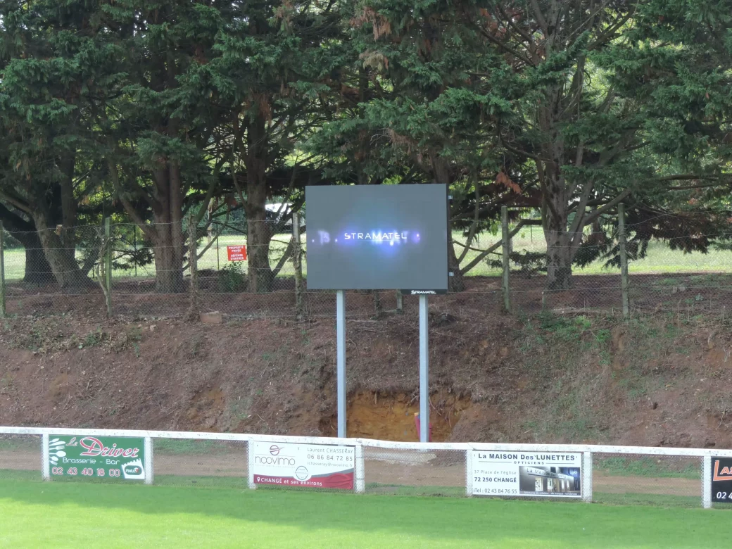écran vidéo LED Stramatel du CS Changé au stade Gabriel Martin 