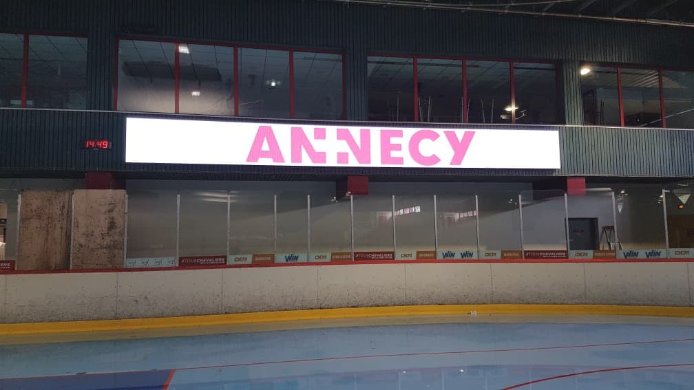 ecran bandeau vidéo patinoire annecy