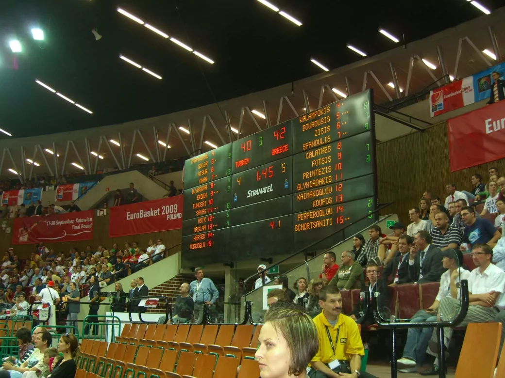 Afficheur de score Stramatel à l'arena de Spodek à Katowice en Pologne