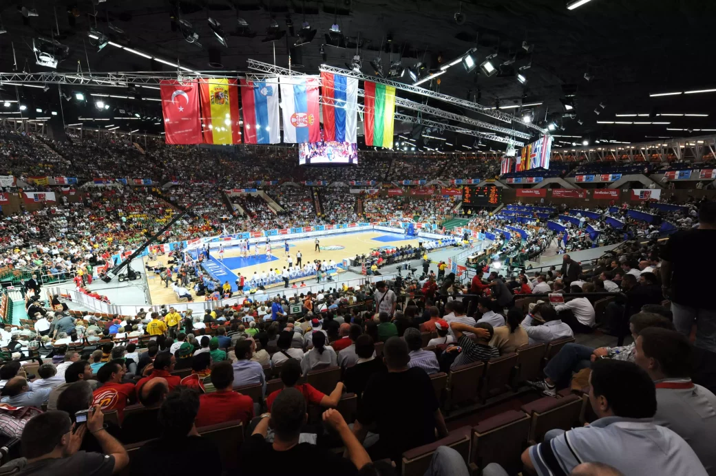 Arena de Spodek à Katowice en Pologne et afficheur de score Stramatel