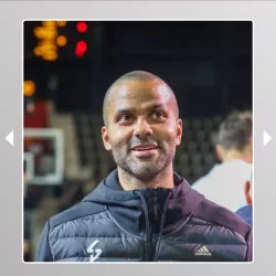 Tony Parker à l'aréna de Saint-Étienne Métropole et afficheur de score Stramatel
