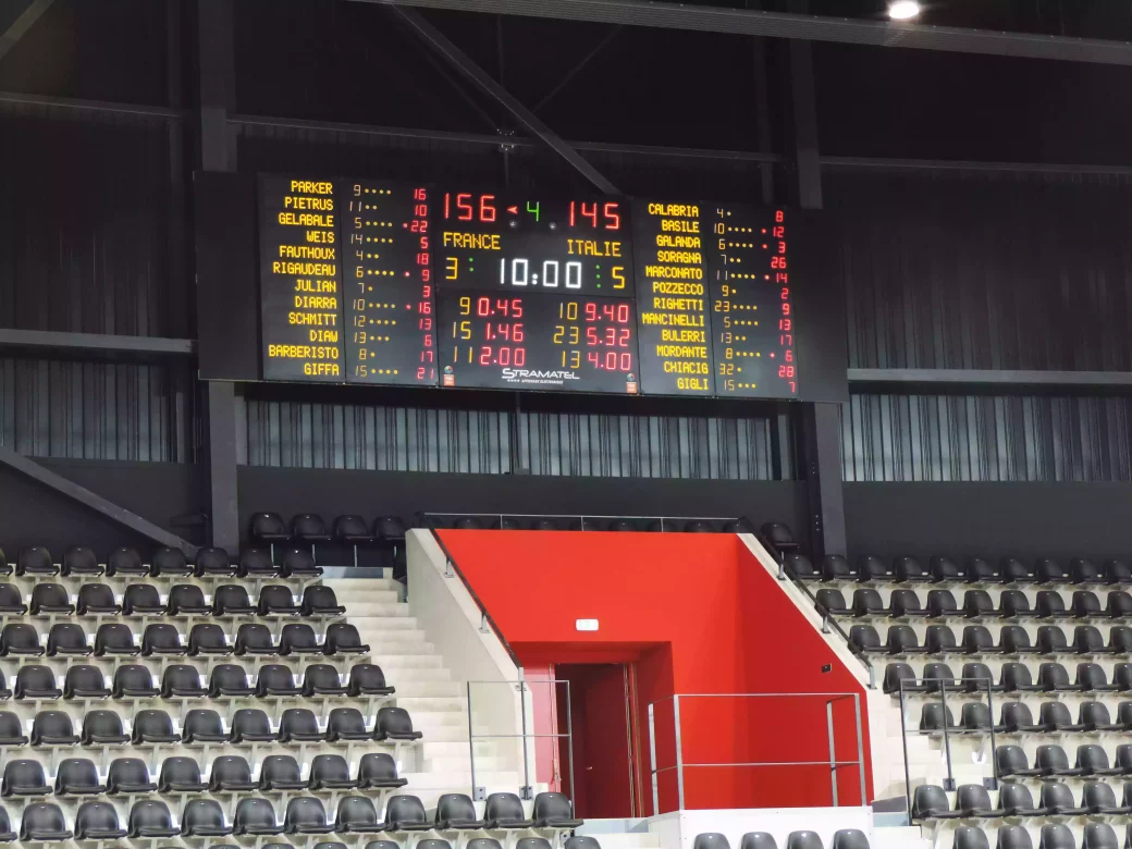 Afficheur de score MF 3123-123 Stramatel à l'aréna de Saint-Chamond