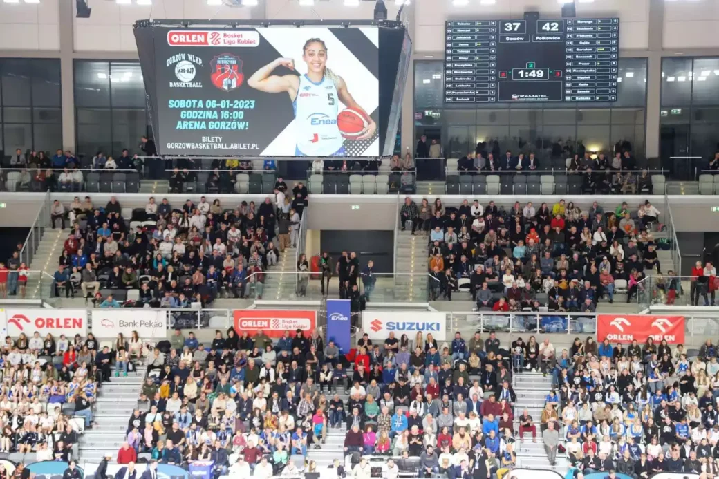 écran vidéo et scoring stramatel avec le SL Video System à l'arena de Gorzow en Pologne cube video