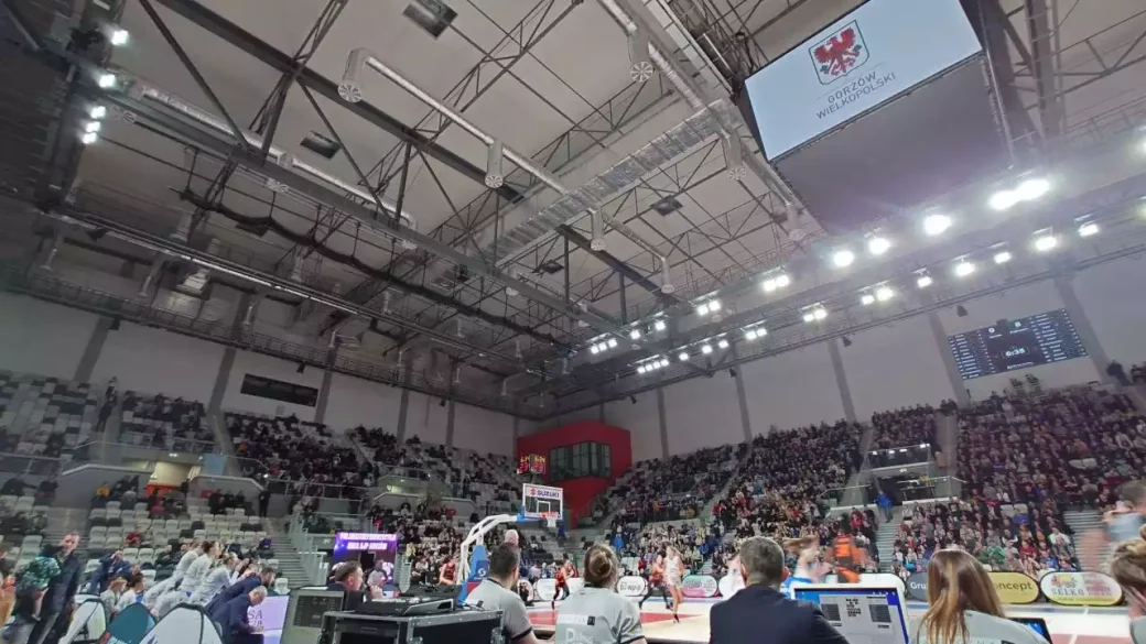 installation video et scoring à l'arena de Gorzow en Pologne