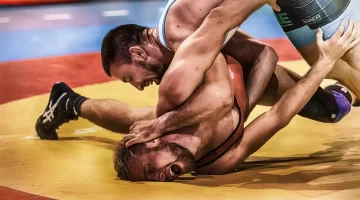 men wrestling sport stramatel