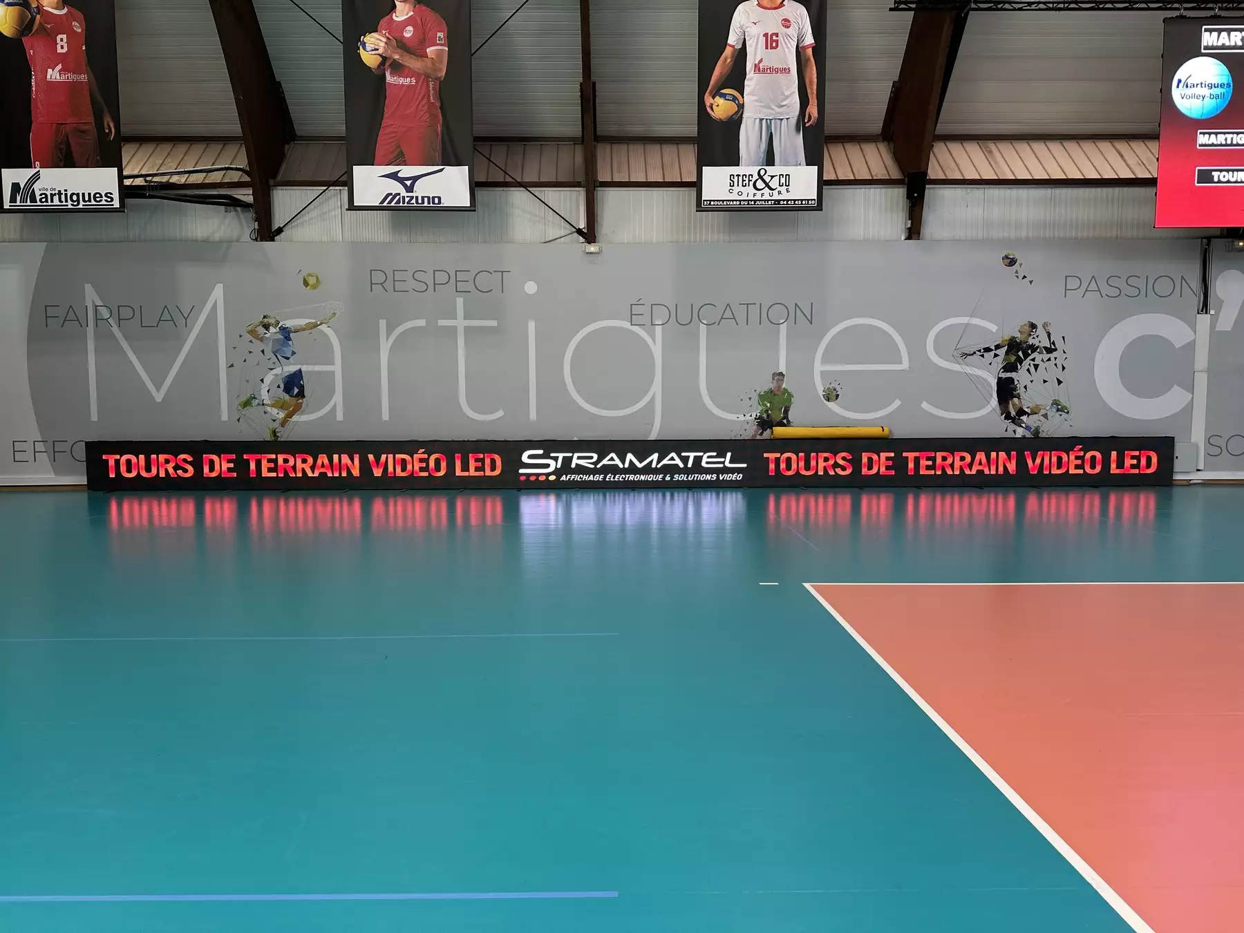 écran vidéo LED tour terrain martigues volley