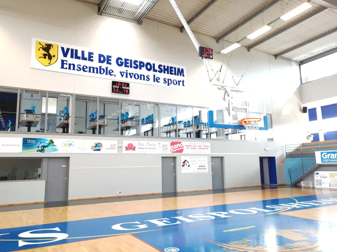 tableau de score ME800 et afficheur de temps d'attaque SC24 au gymnase de Geispolsheim