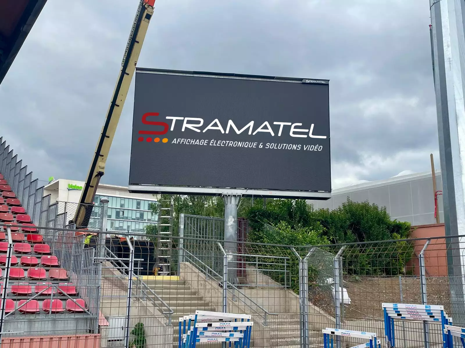 écran vidéo LED Stramatel - Stade duvauchelle - US créteil - football