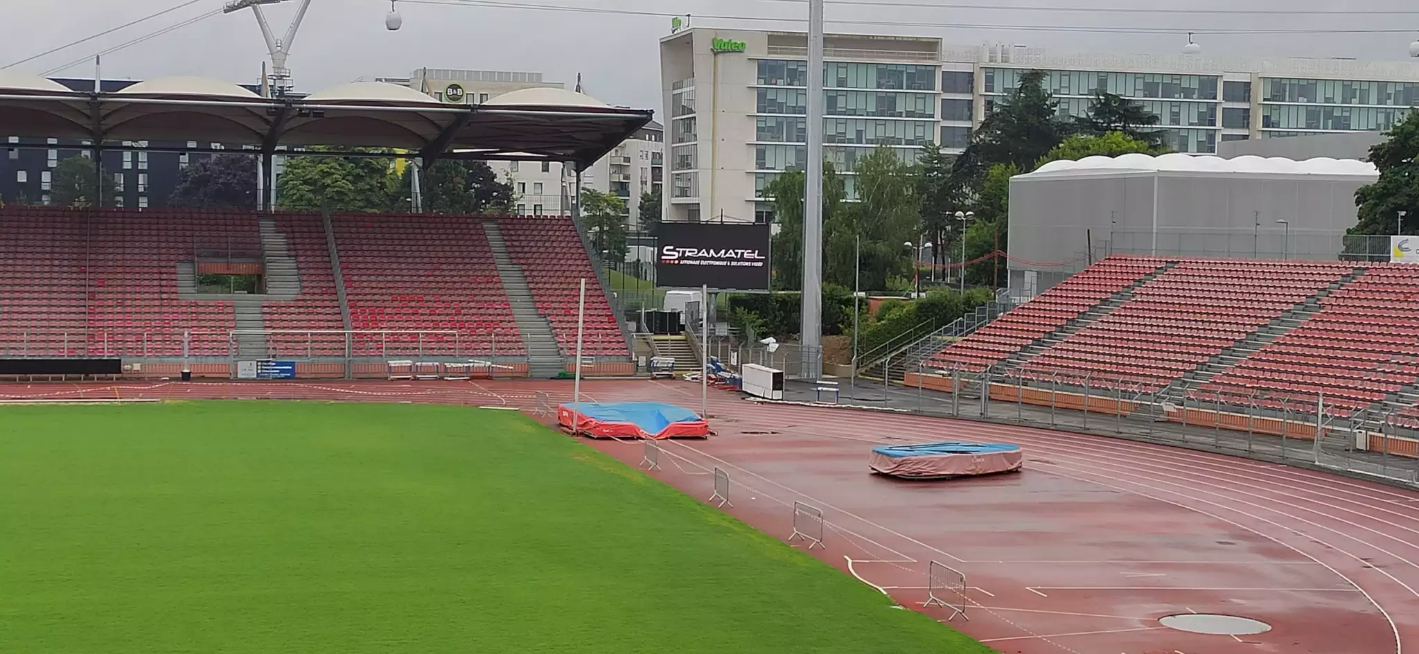 écran vidéo LED Stramatel - Stade duvauchelle - US créteil - football