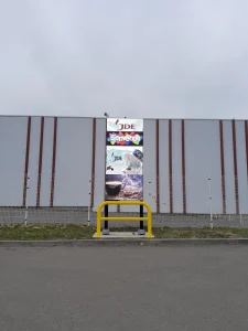 Écran vidéo LED Stramatel pour l’appel camion chez JDE