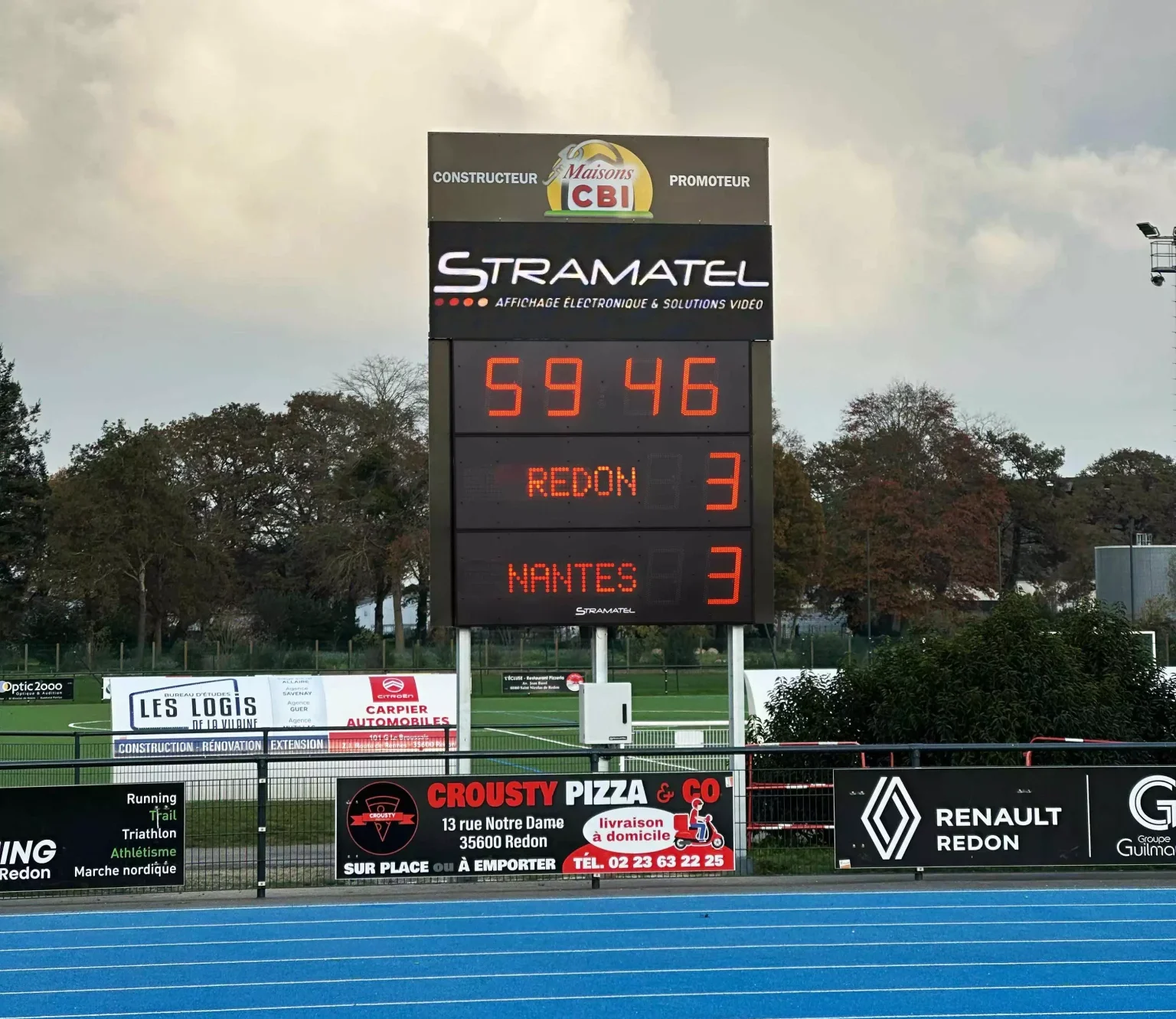 Afficheur de score LED installé au stade municipal de Redon