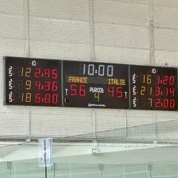afficheur score patinoire Stramatel GB9120-2 à la patinoire de Mantes-la-jolie