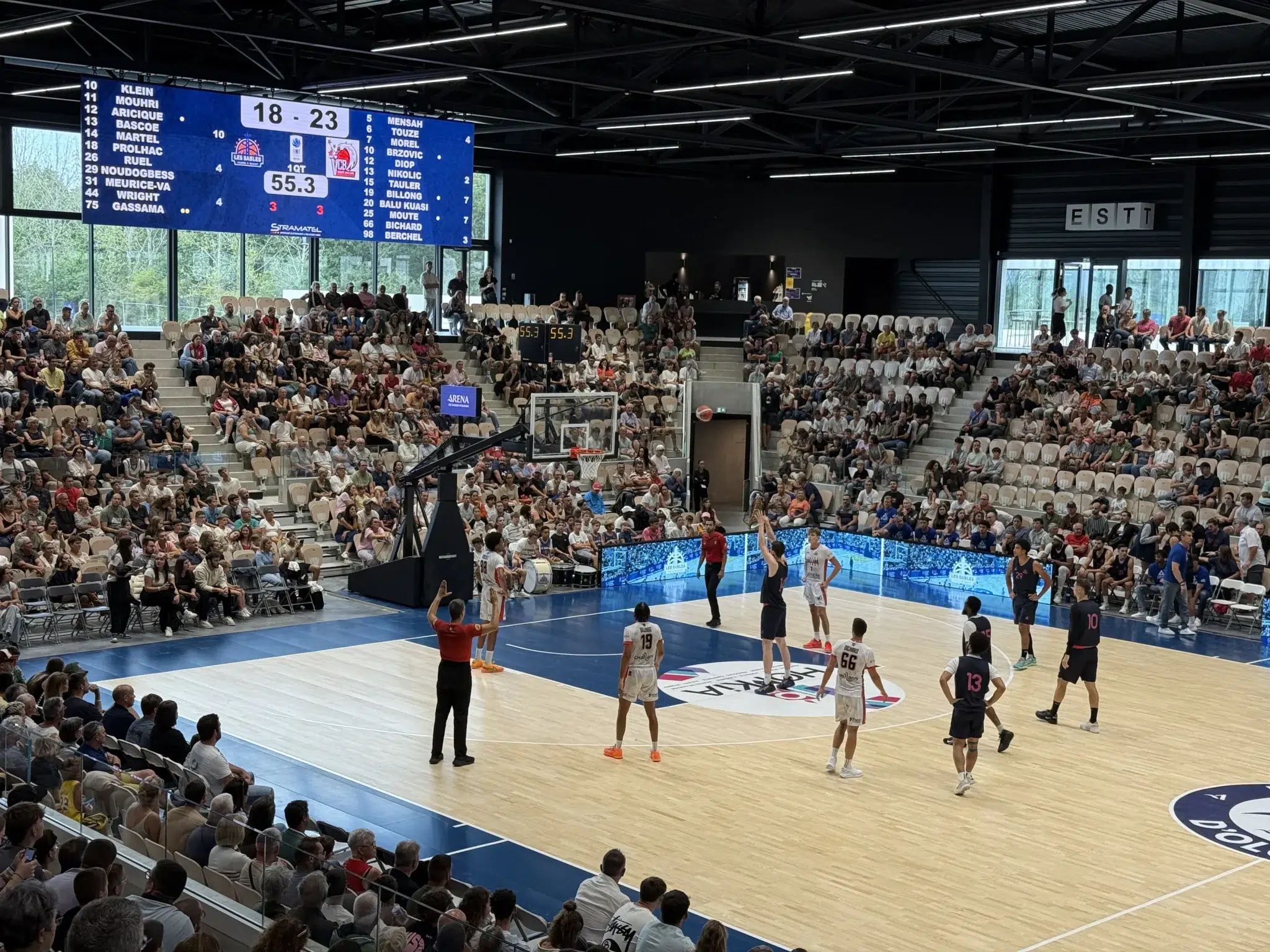 installation vidéo et affichage du score Stramatel à l'aréna des sables d'olonne
