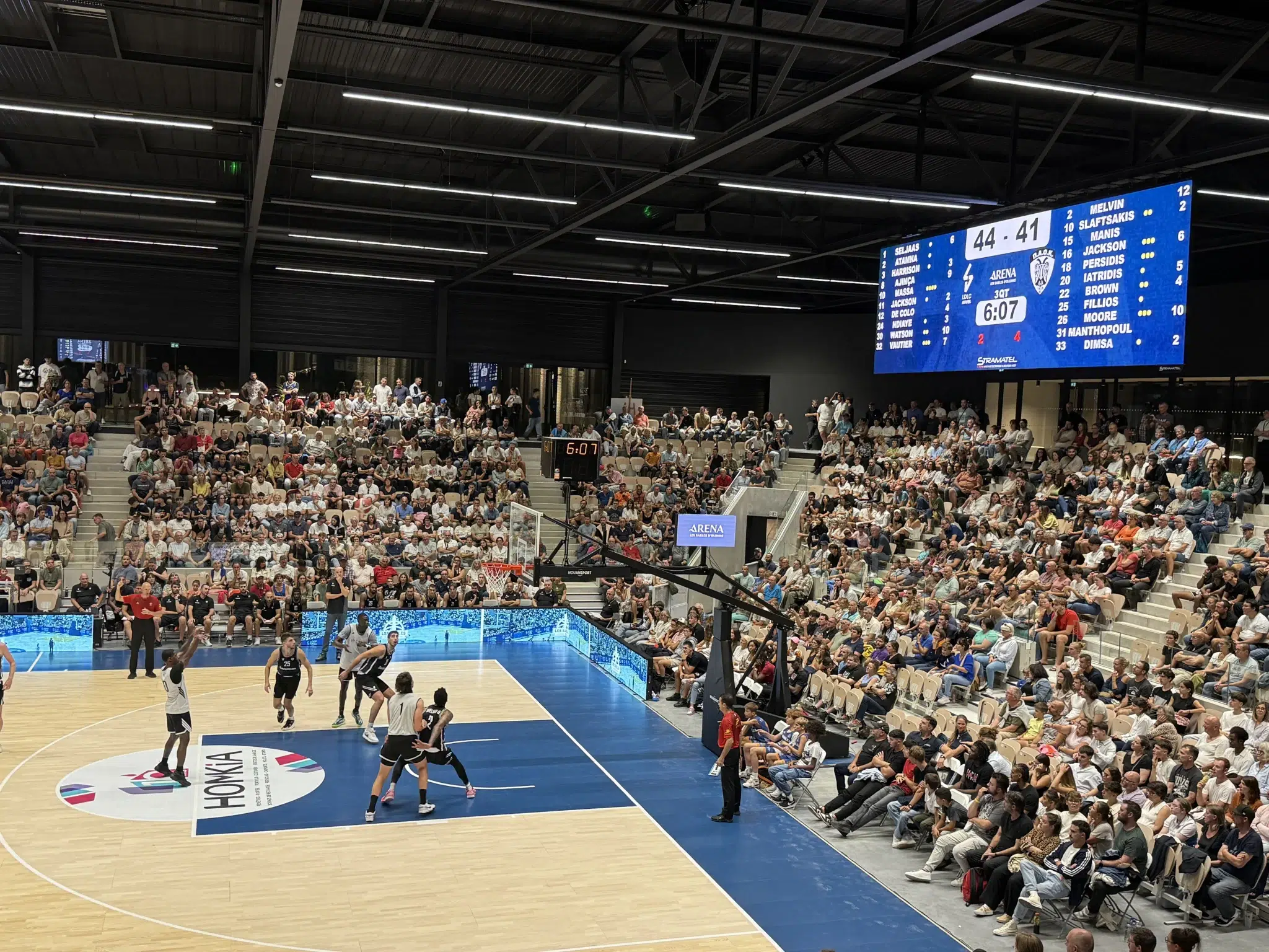 installation vidéo et affichage du score Stramatel à l'aréna des sables d'olonne