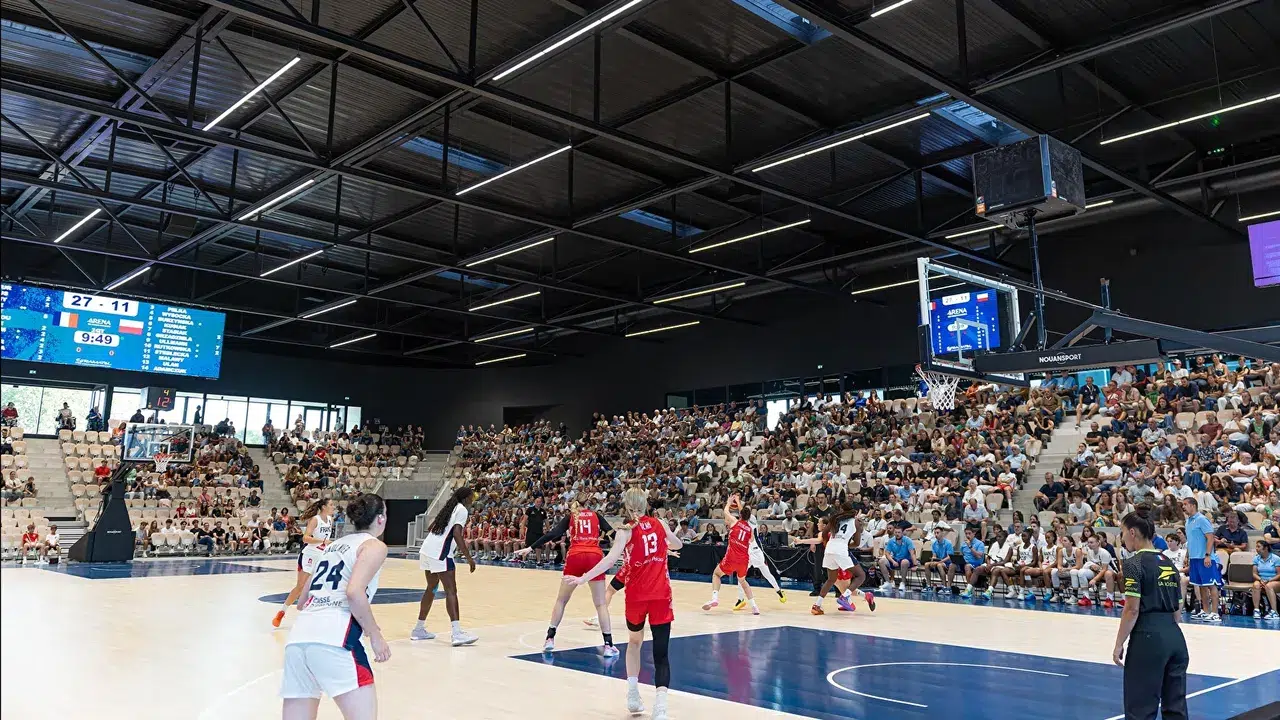 installation vidéo et affichage du score Stramatel à l'aréna des sables d'olonne