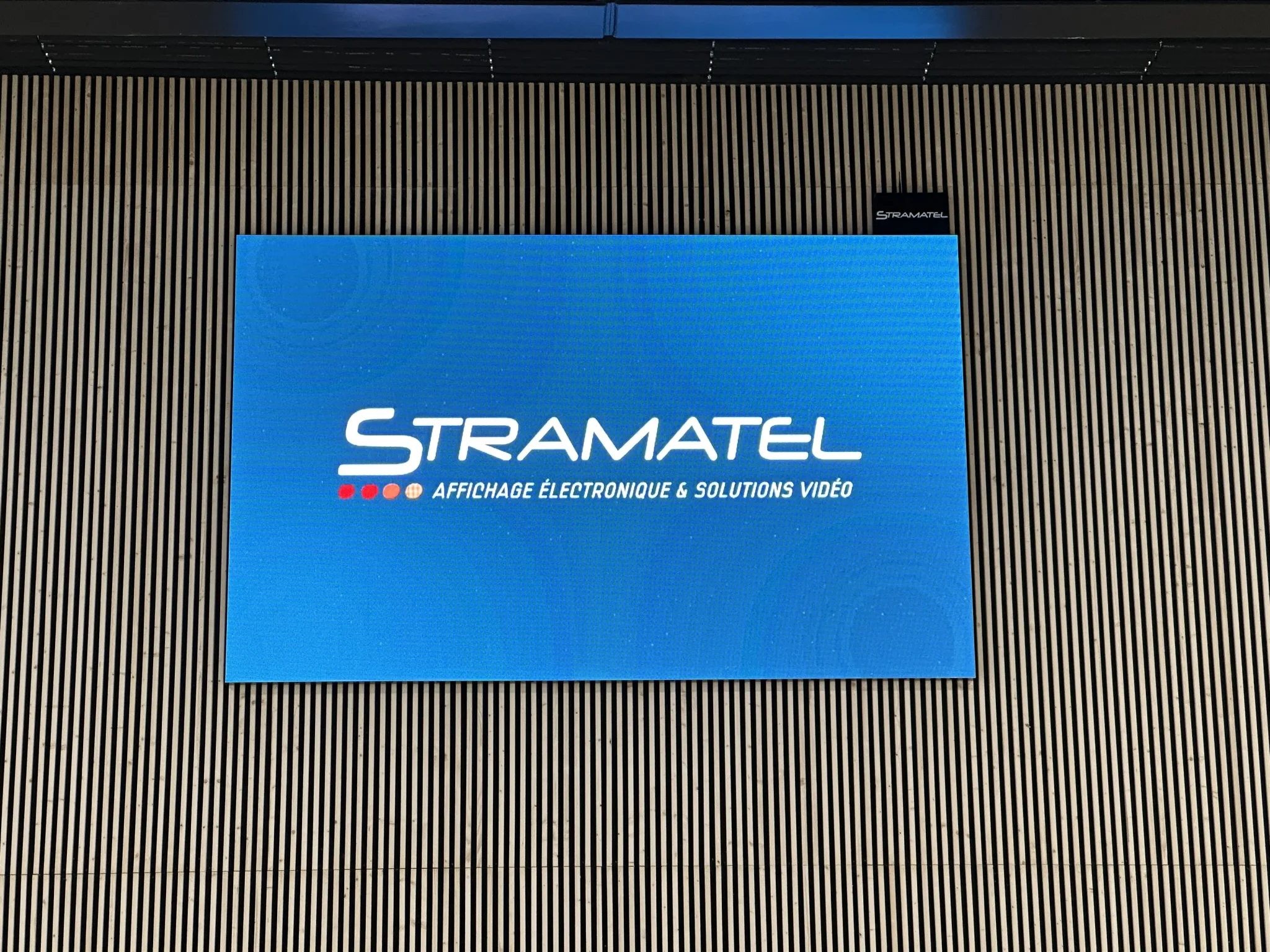 écran vidéo LED 10m² Stramatel et dynamic led double face gymnase Tarare