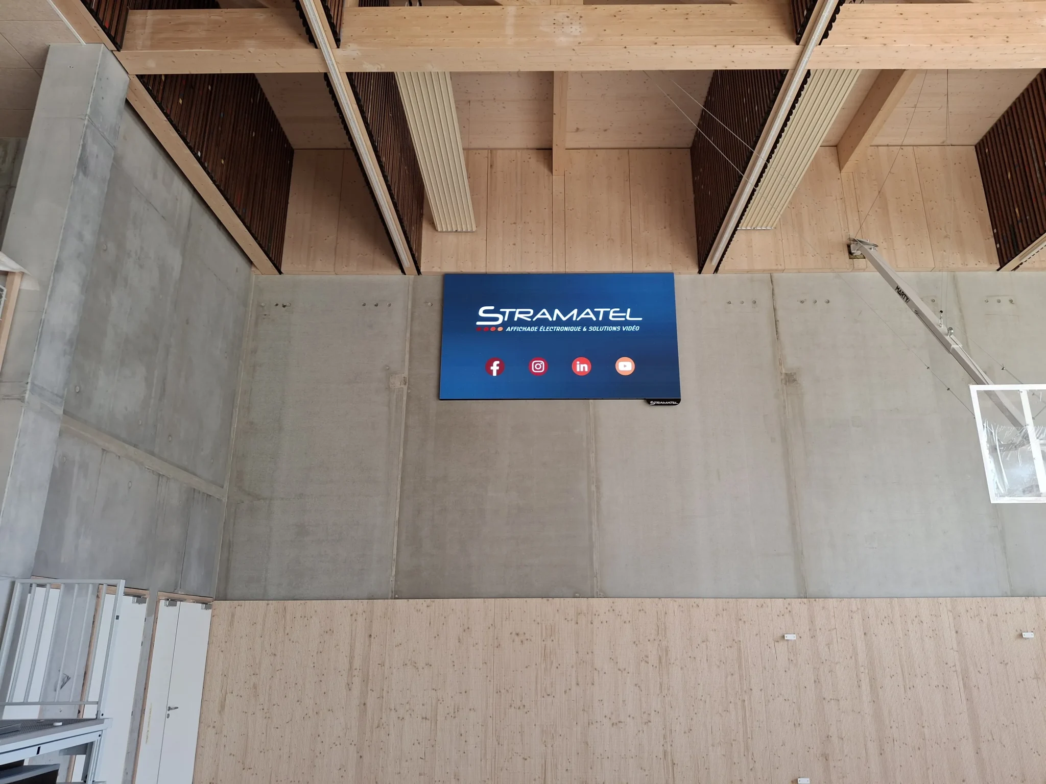 Écran vidéo LED Stramatel 7m² au Gymnase du Centre des Sables d’Olonne