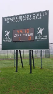 Afficheur LED Stramatel installé au stade Gérard Houllier du Touquet