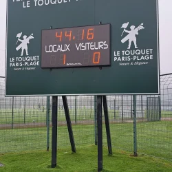 Afficheur LED Stramatel installé au stade Gérard Houllier du Touquet