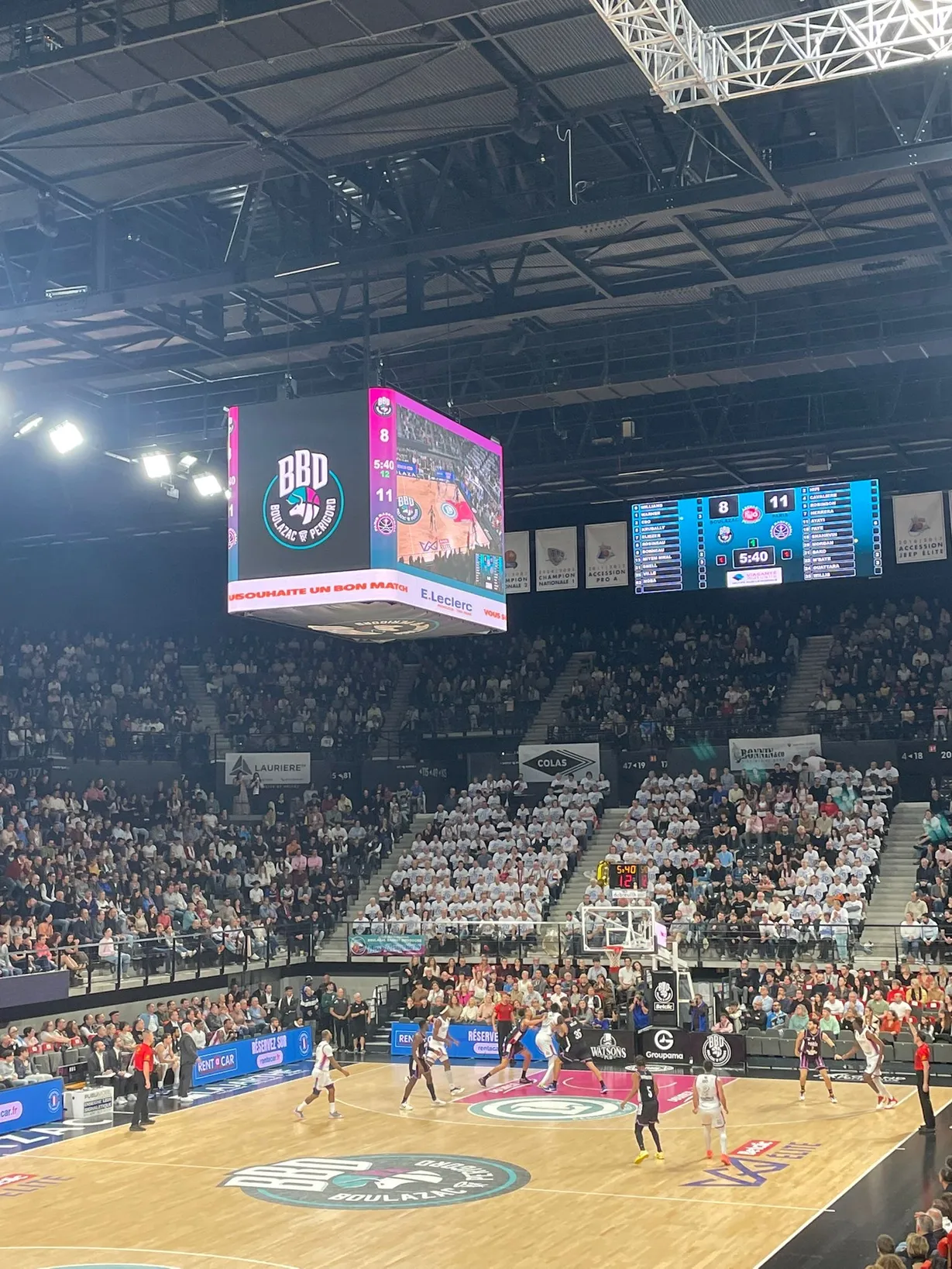 cube vidéo LED rotatif Stramatel à l'Aréna le Palio Périgord Boulazac